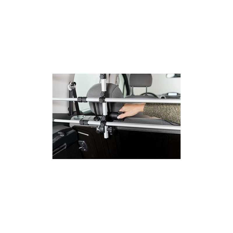 Mříž do auta, šíře: 105-172cm, výška: 46-60cm, stříbrná