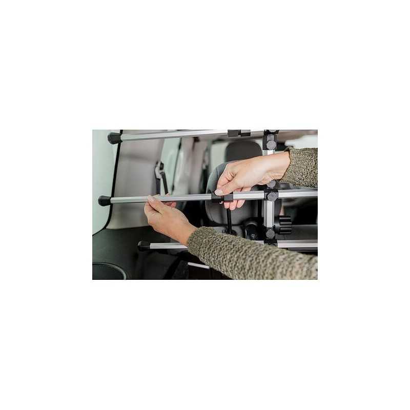 Mříž do auta, šíře: 105-172cm, výška: 46-60cm, stříbrná