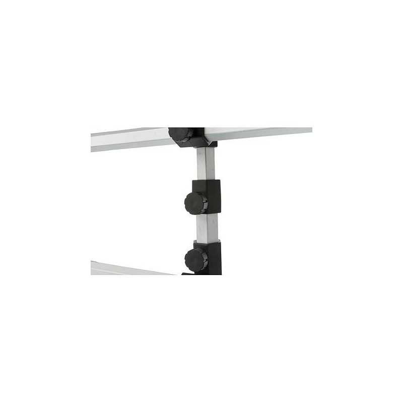 Mříž do auta, šíře: 105-172cm, výška: 46-60cm, stříbrná